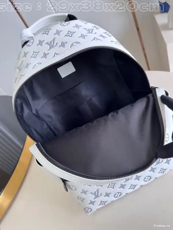 First bag ru BACKPACK-29*38*20CM Discovery LOUIS VUITTON 0509